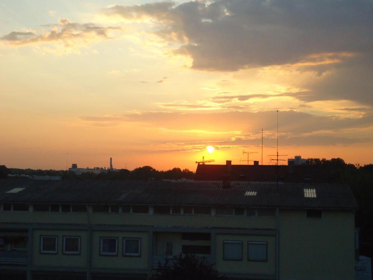 Enjoyhotel Garni Korntal Stuttgart B&B エクステリア 写真
